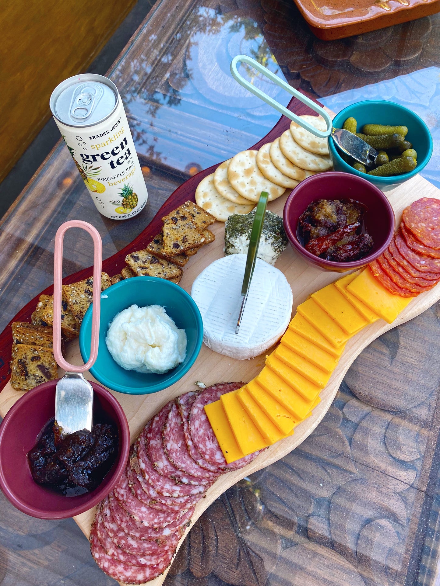 wiggle shaped cutting board