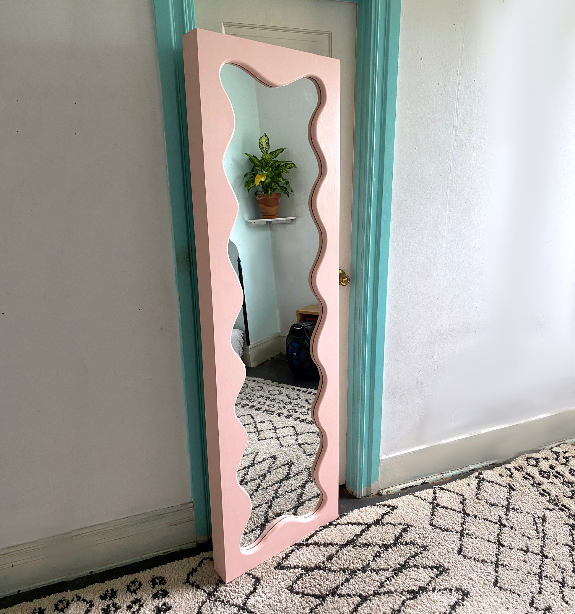wiggle mirror