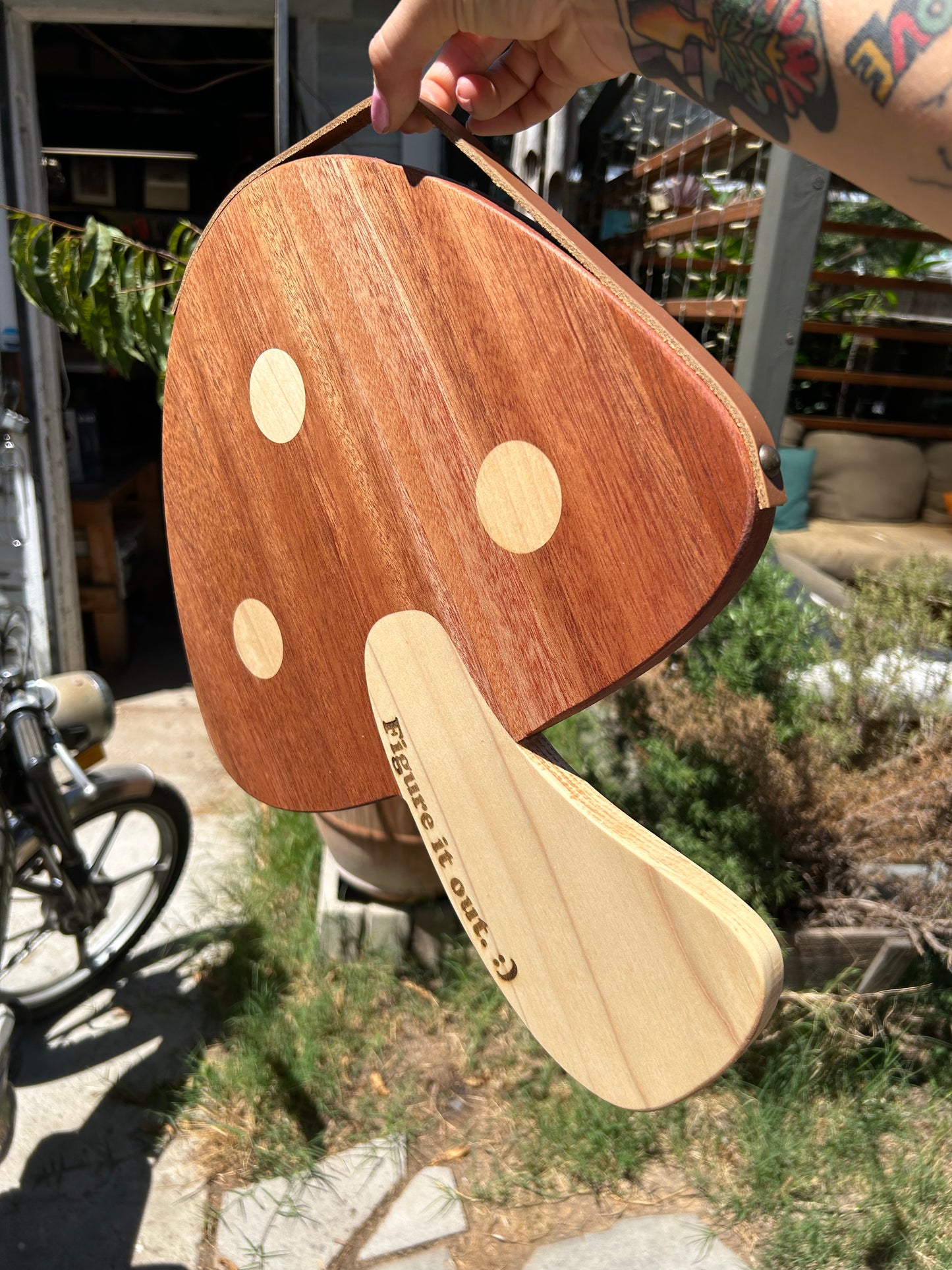 mushroom shaped cutting board made of mahogany and poplar