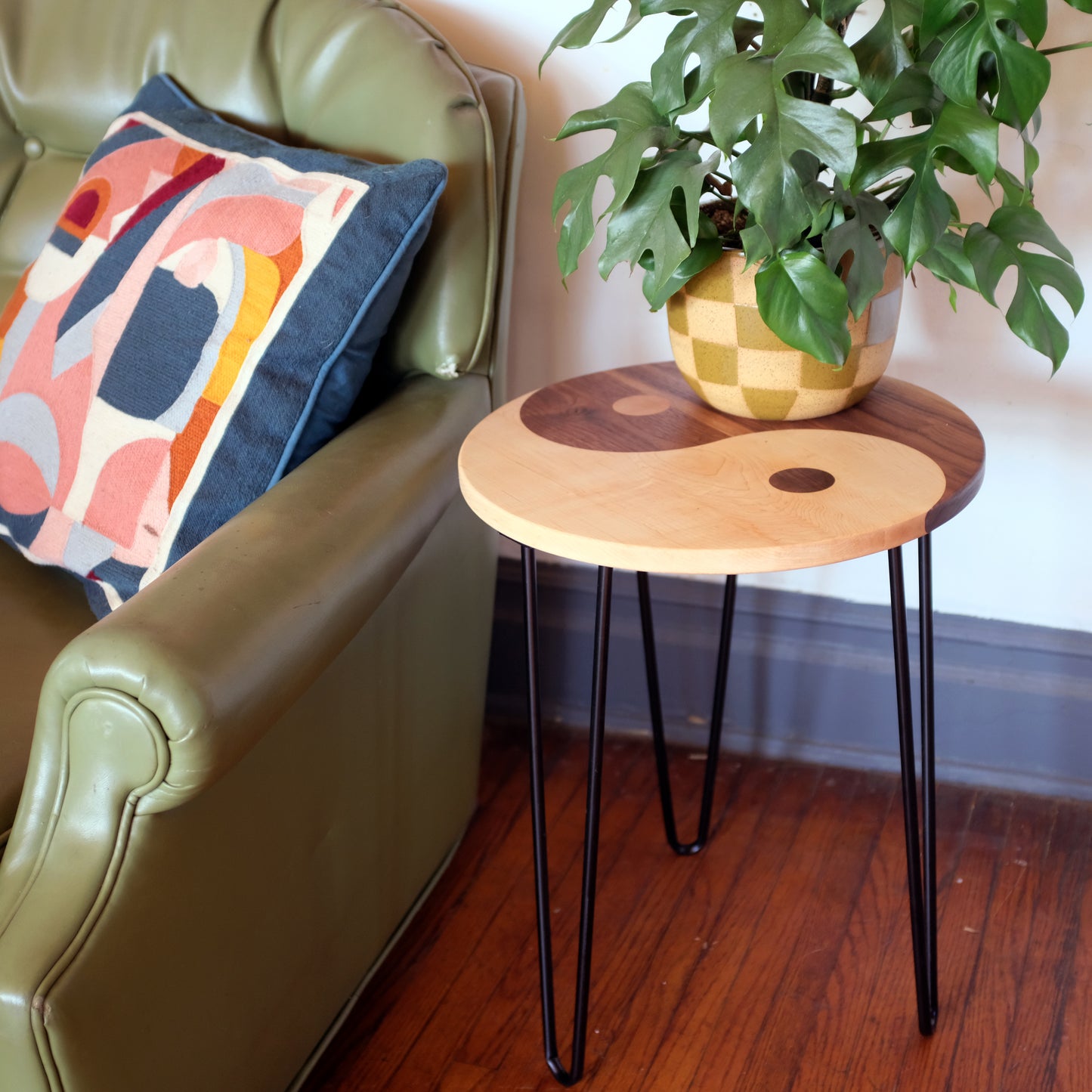 yin yang table