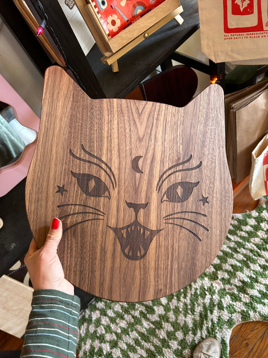 Large Magic Cat | Cat Cutting & Charcuterie Board