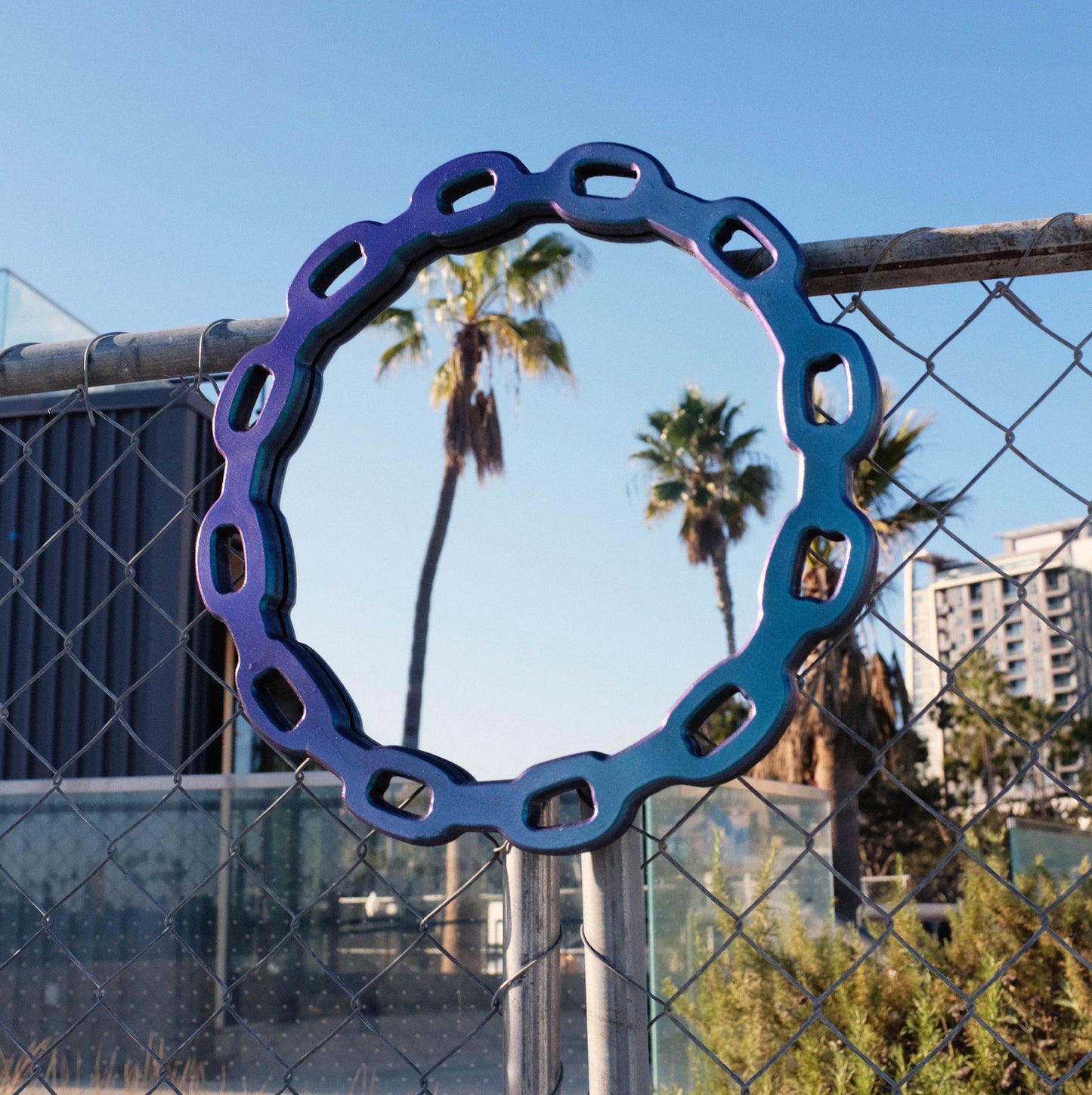 chain shaped mirror